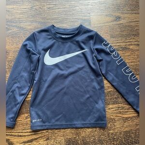 EUC Nike long sleeve Dry Fit